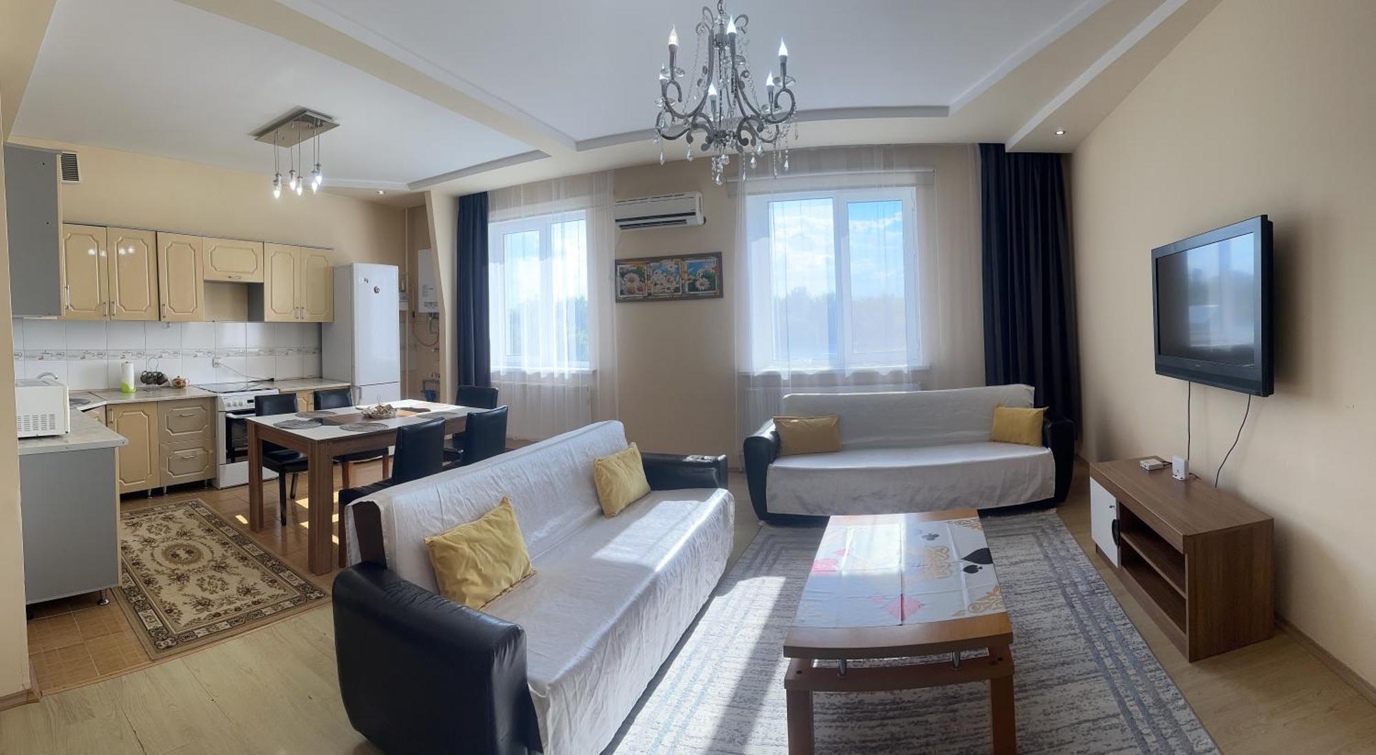 Просторная И Уютная 3Х Комнатная В Центре! Uralsk Exterior foto
