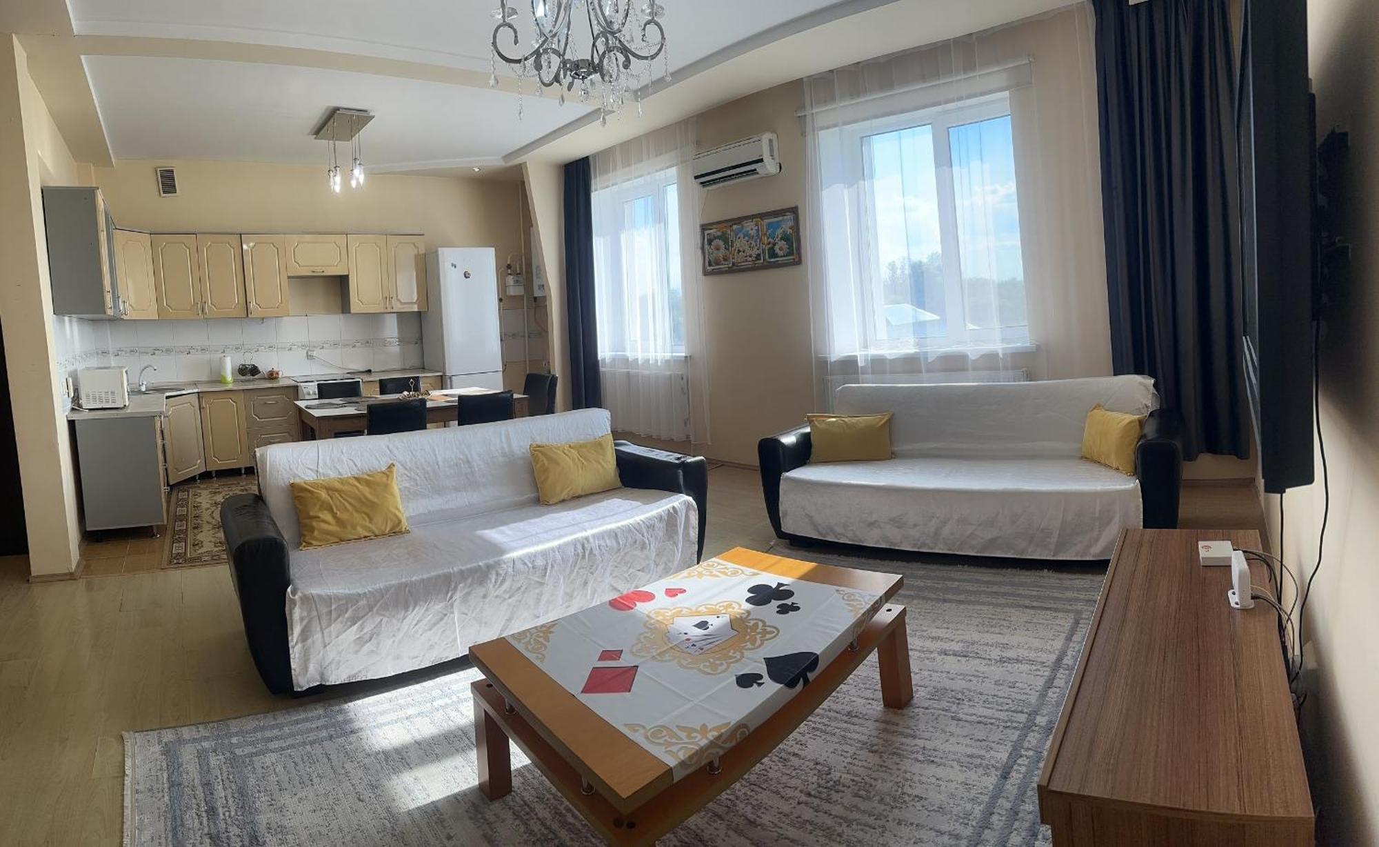 Просторная И Уютная 3Х Комнатная В Центре! Uralsk Exterior foto