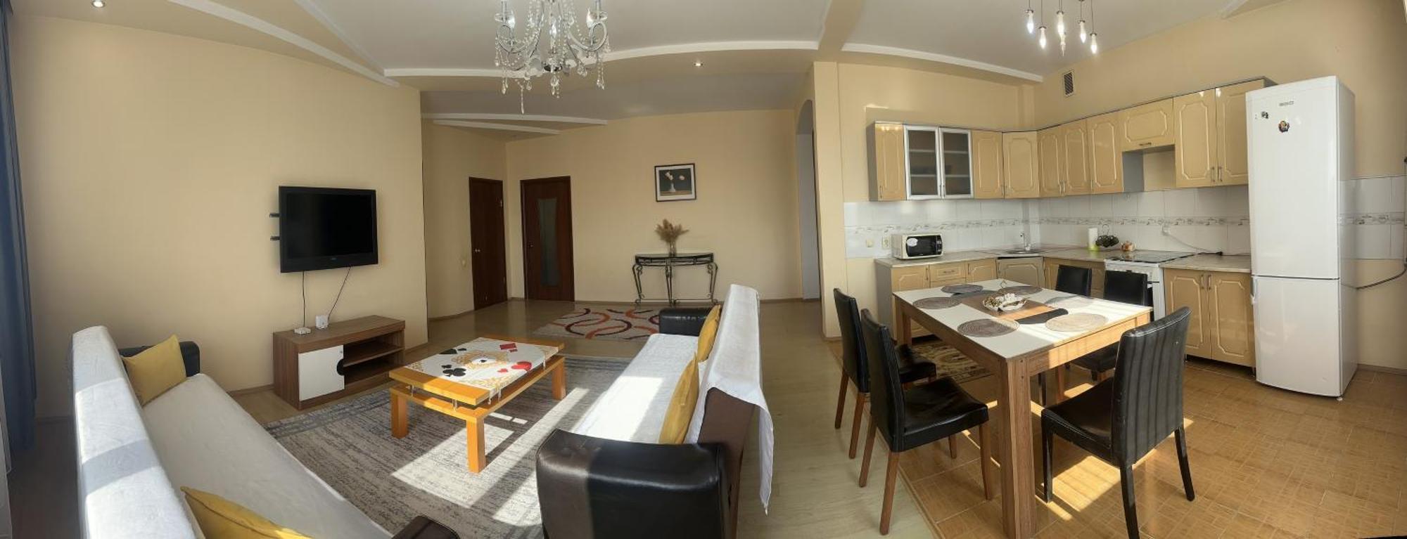 Просторная И Уютная 3Х Комнатная В Центре! Uralsk Exterior foto