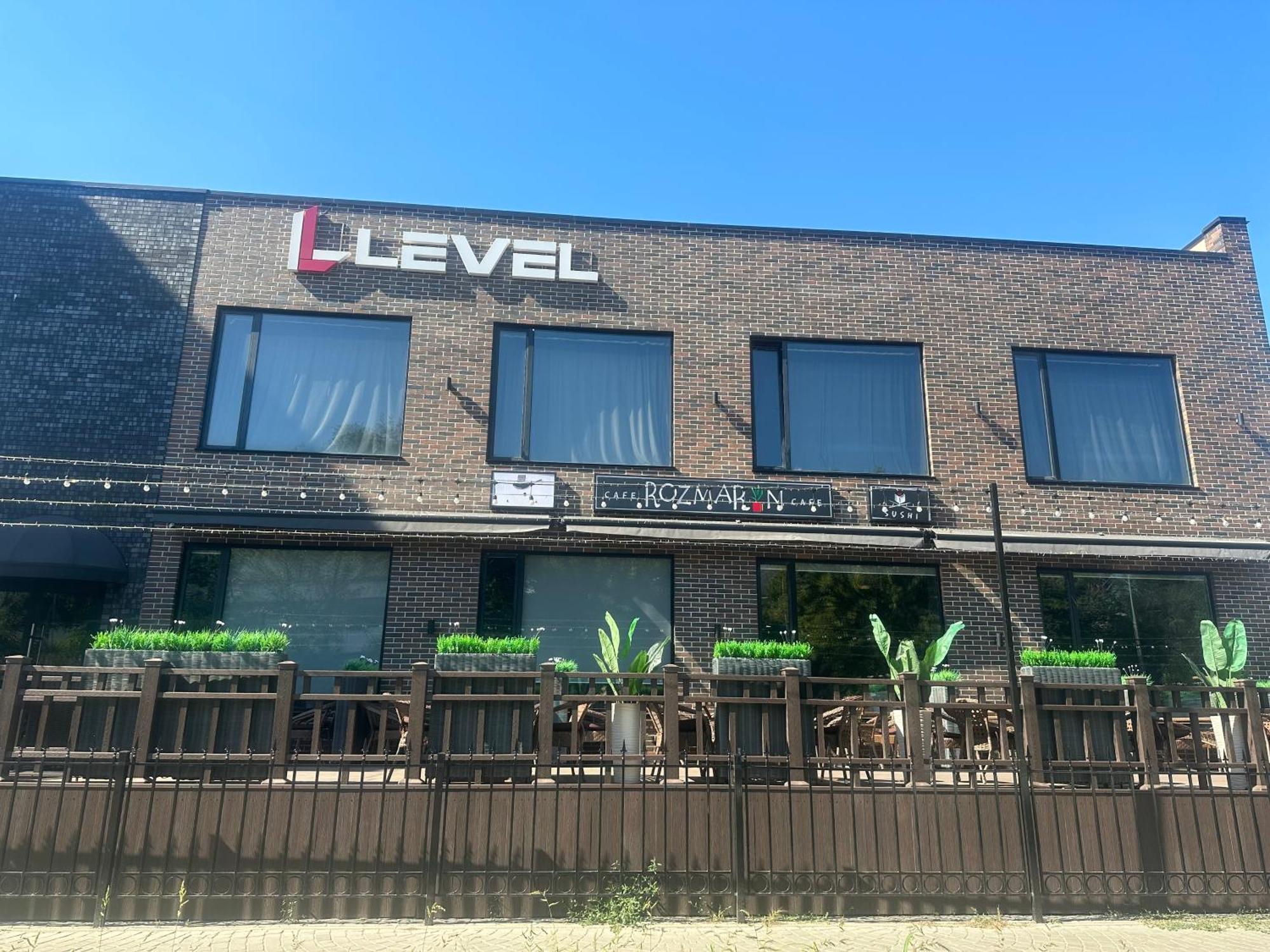 Просторная И Уютная 3Х Комнатная В Центре! Uralsk Exterior foto
